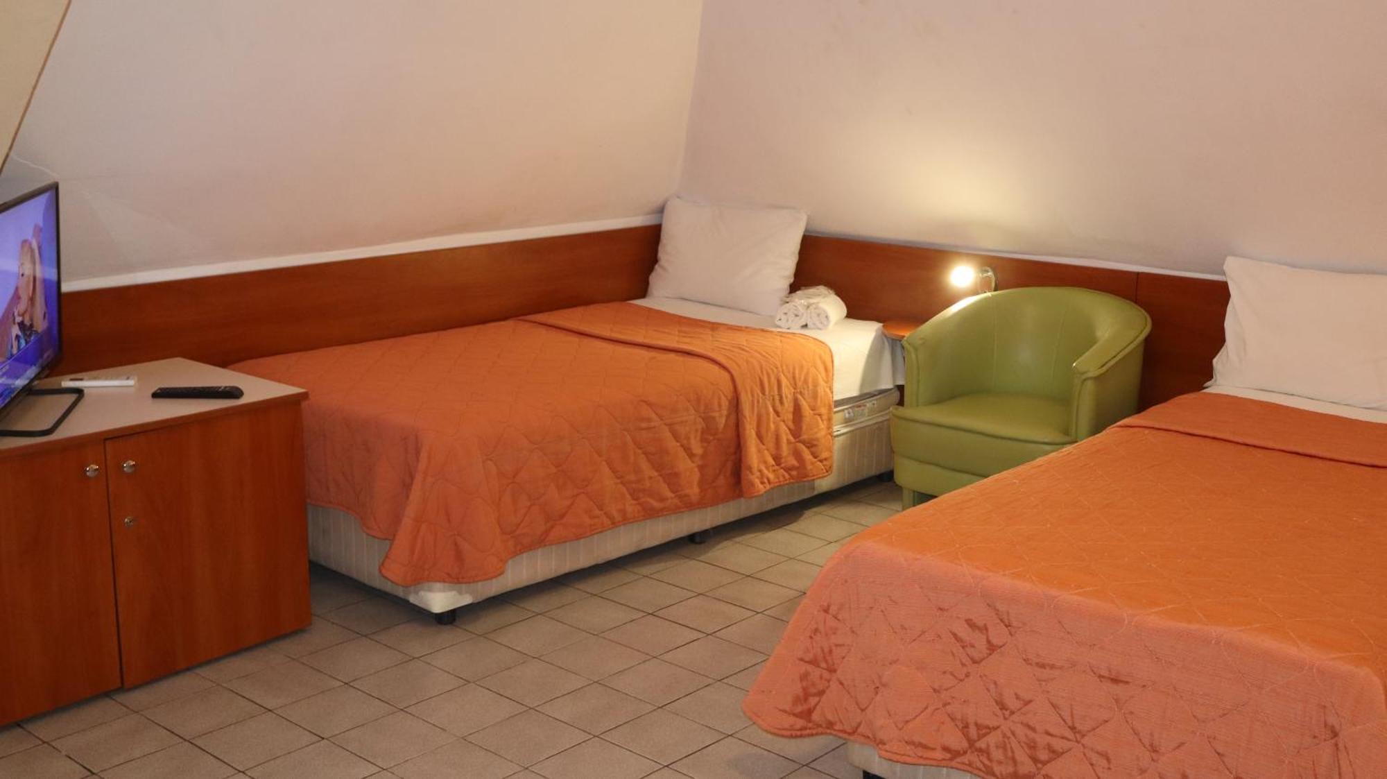 Hotel Palitra Βάρνα Εξωτερικό φωτογραφία