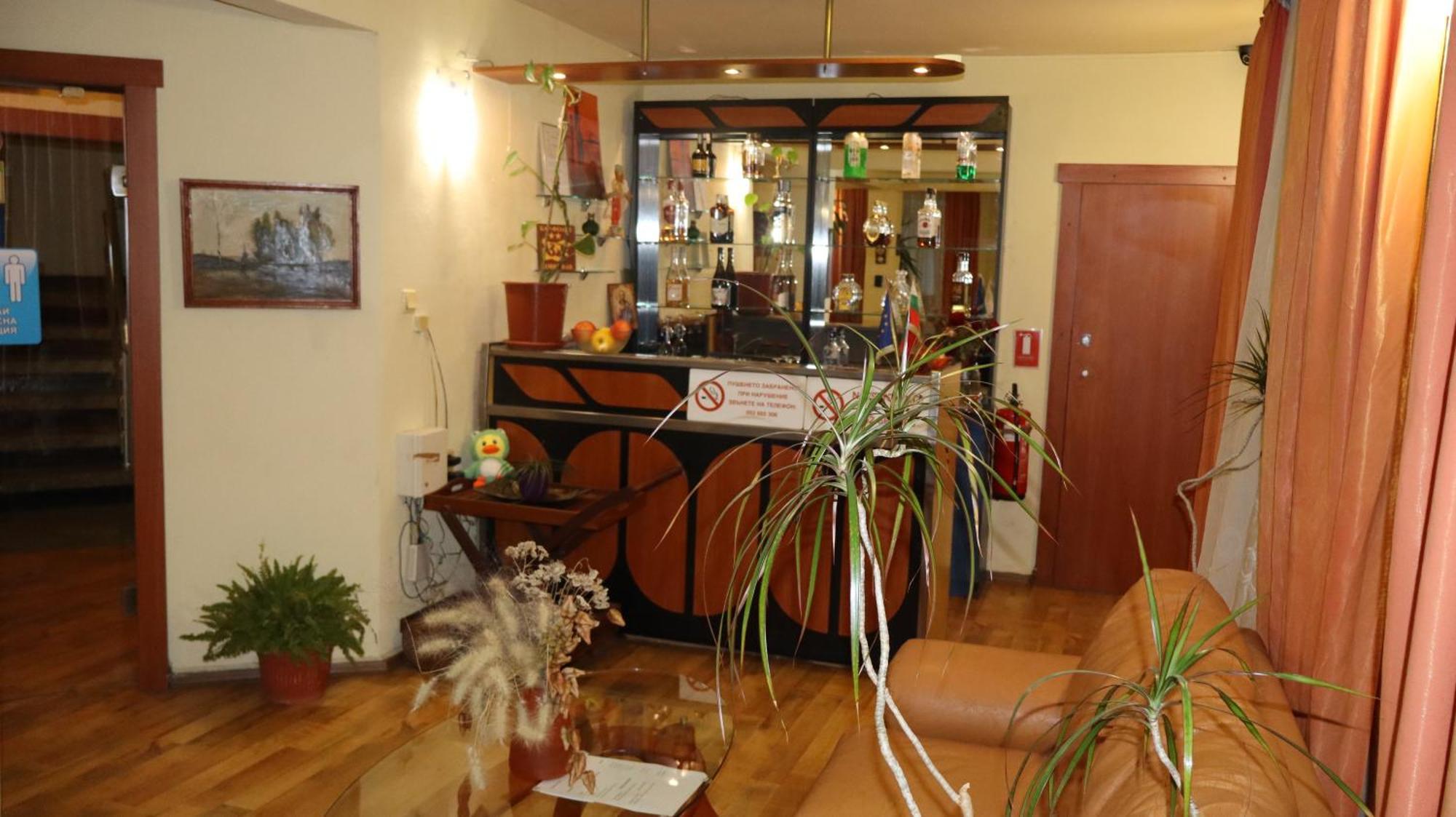 Hotel Palitra Βάρνα Εξωτερικό φωτογραφία