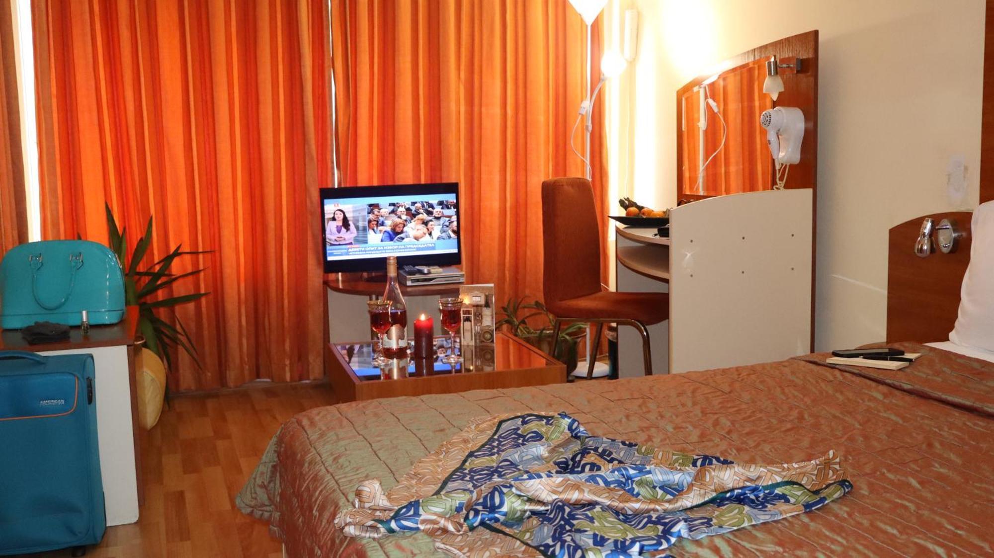 Hotel Palitra Βάρνα Εξωτερικό φωτογραφία