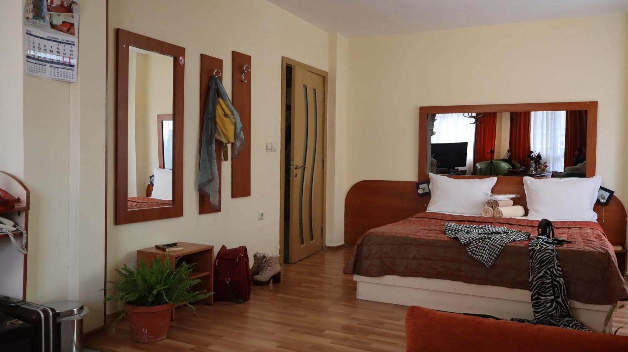 Hotel Palitra Βάρνα Εξωτερικό φωτογραφία
