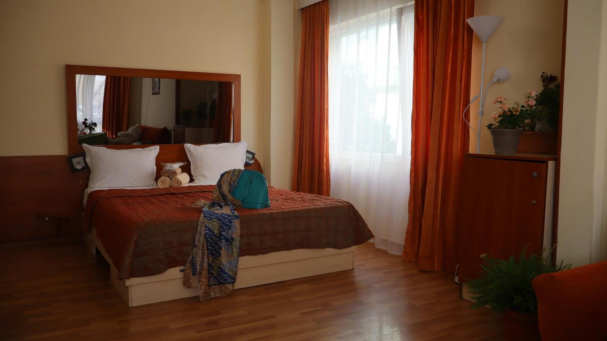 Hotel Palitra Βάρνα Εξωτερικό φωτογραφία