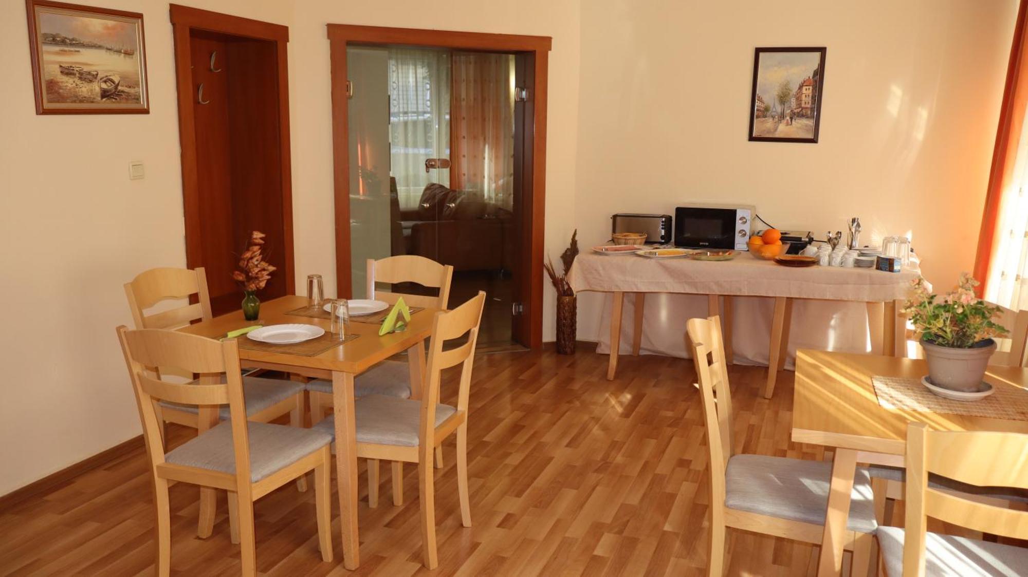 Hotel Palitra Βάρνα Εξωτερικό φωτογραφία